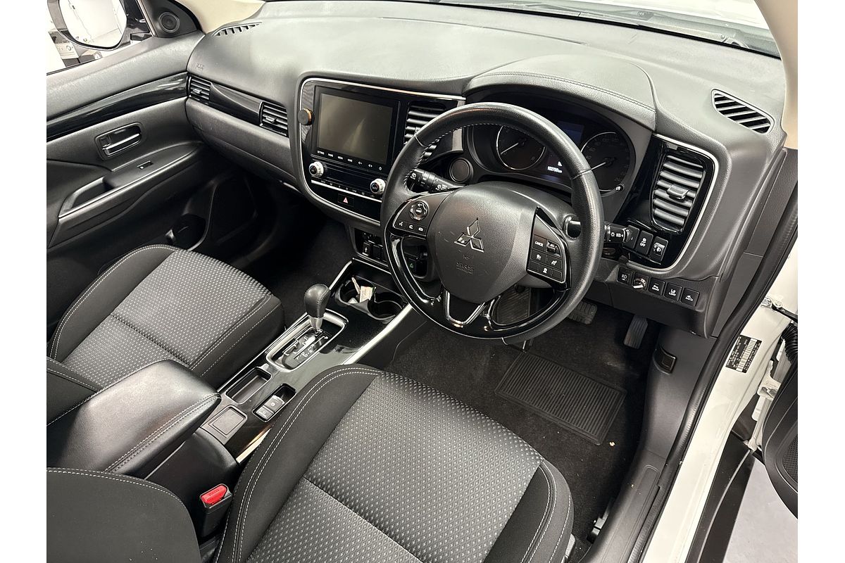 2020 Mitsubishi Outlander ES ZL