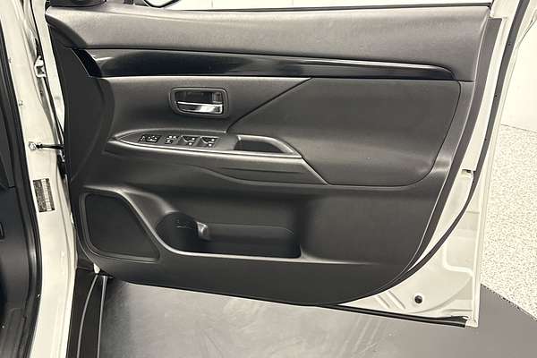 2020 Mitsubishi Outlander ES ZL