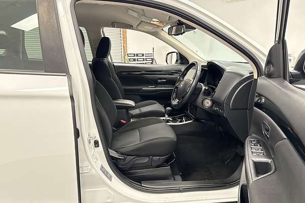 2020 Mitsubishi Outlander ES ZL