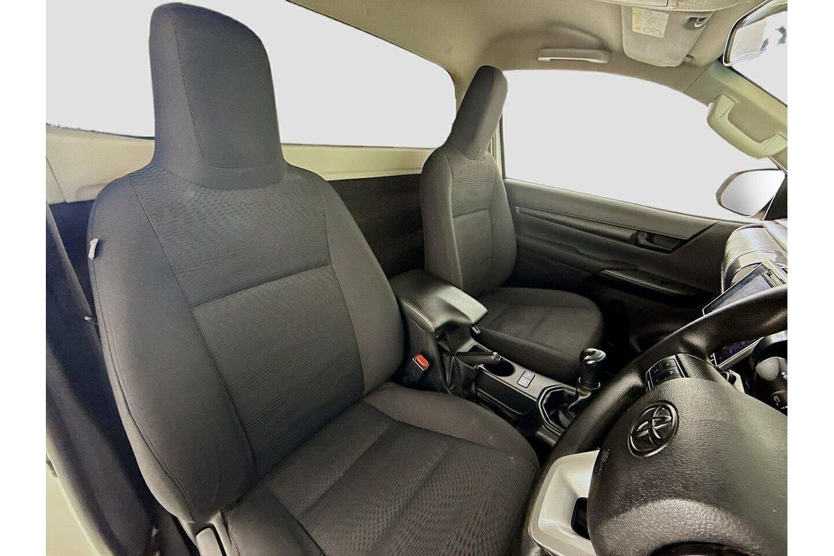 2018 Toyota Hilux SR GUN126R 4X4