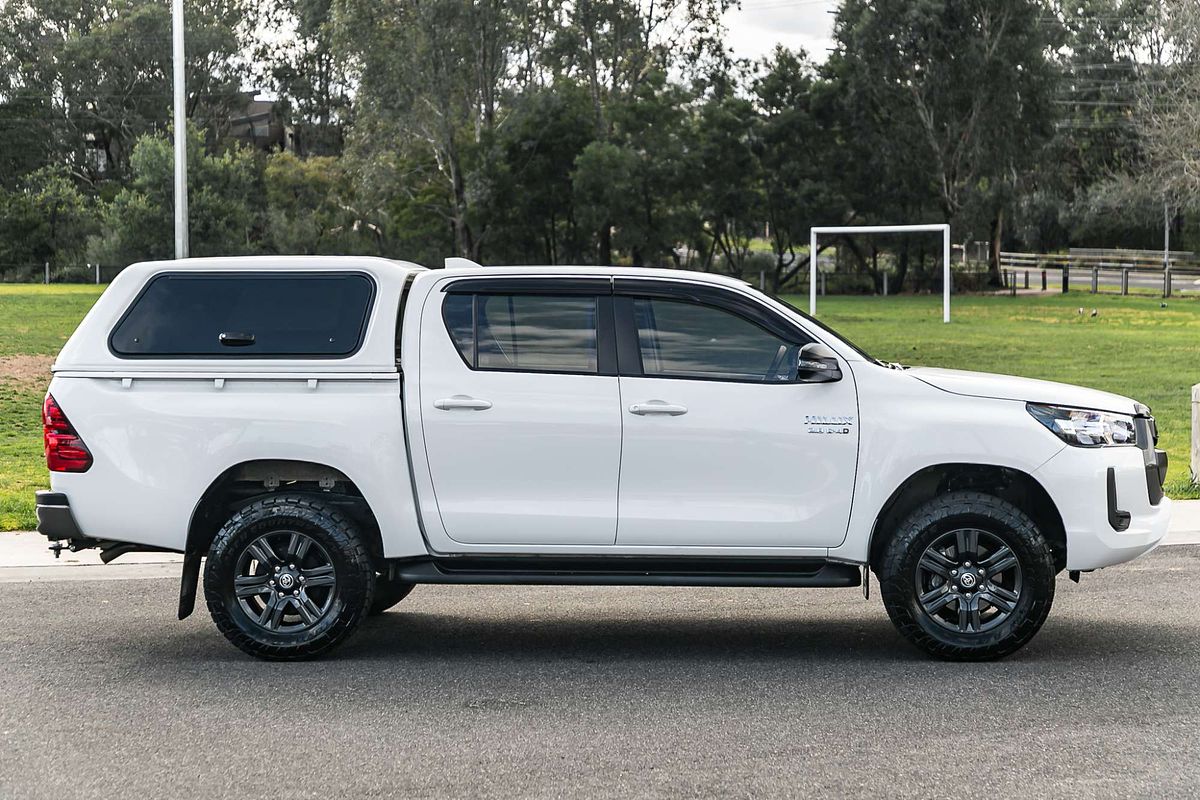 2023 Toyota Hilux SR GUN126R