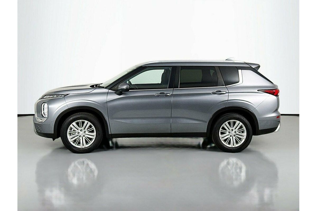 2023 Mitsubishi Outlander LS ZM