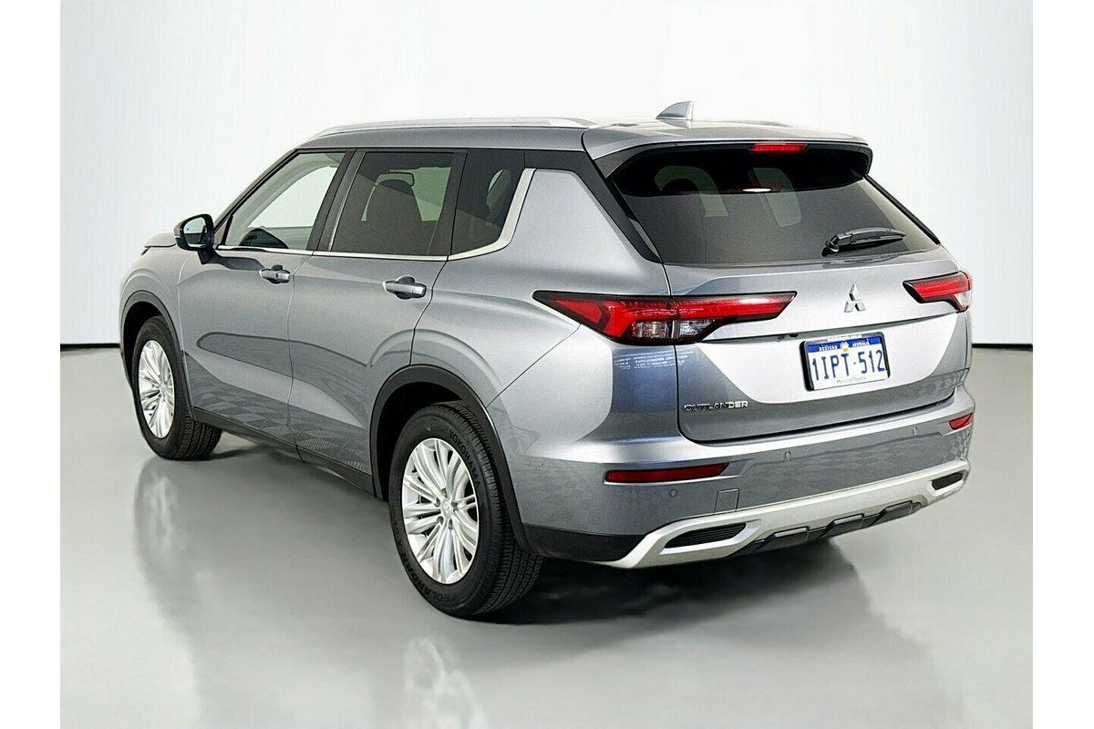 2023 Mitsubishi Outlander LS ZM
