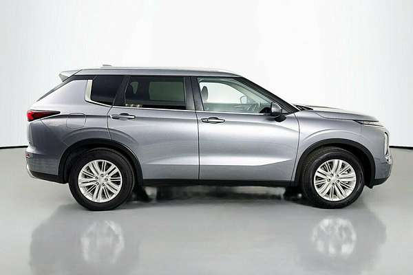 2023 Mitsubishi Outlander LS ZM
