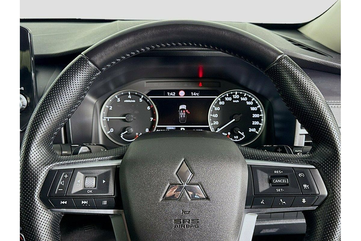 2023 Mitsubishi Outlander LS ZM