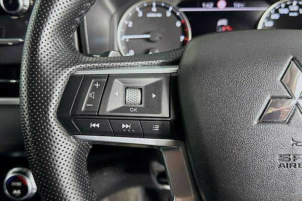 2023 Mitsubishi Outlander LS ZM