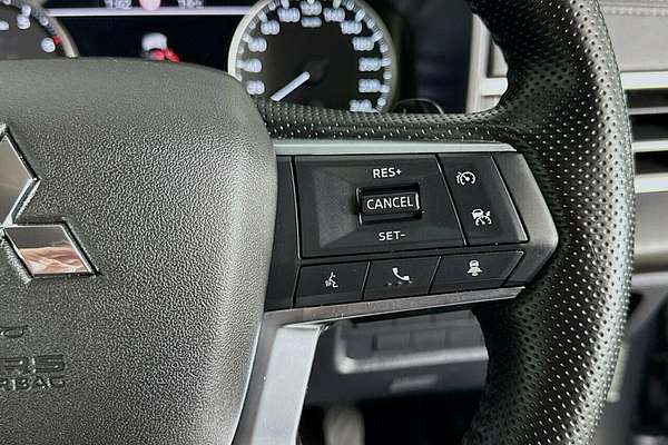 2023 Mitsubishi Outlander LS ZM