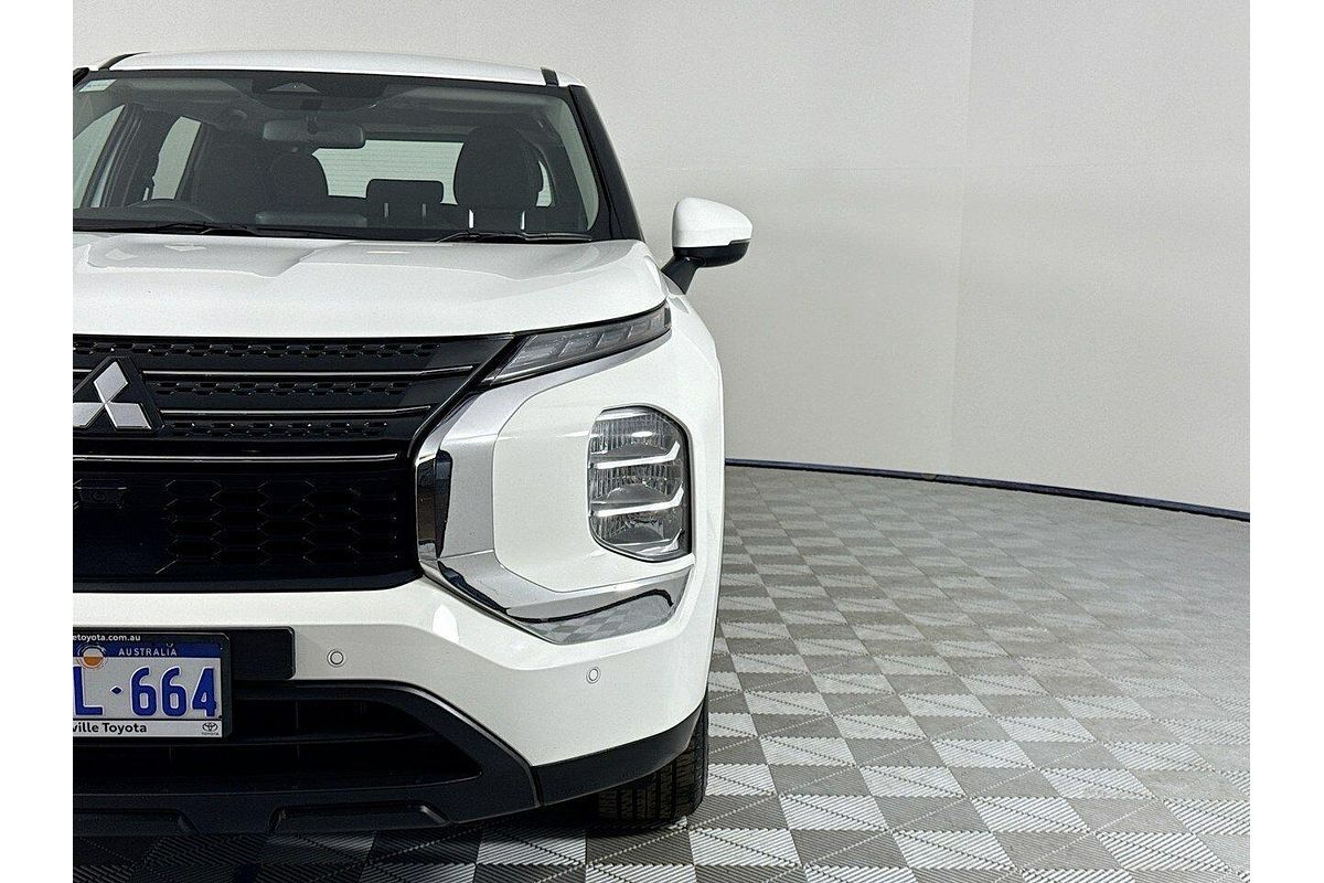 2024 Mitsubishi Outlander ES ZM