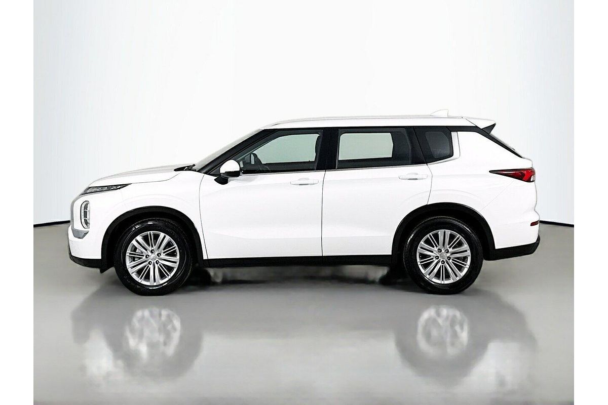 2024 Mitsubishi Outlander ES ZM