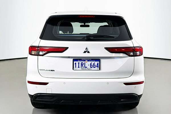 2024 Mitsubishi Outlander ES ZM