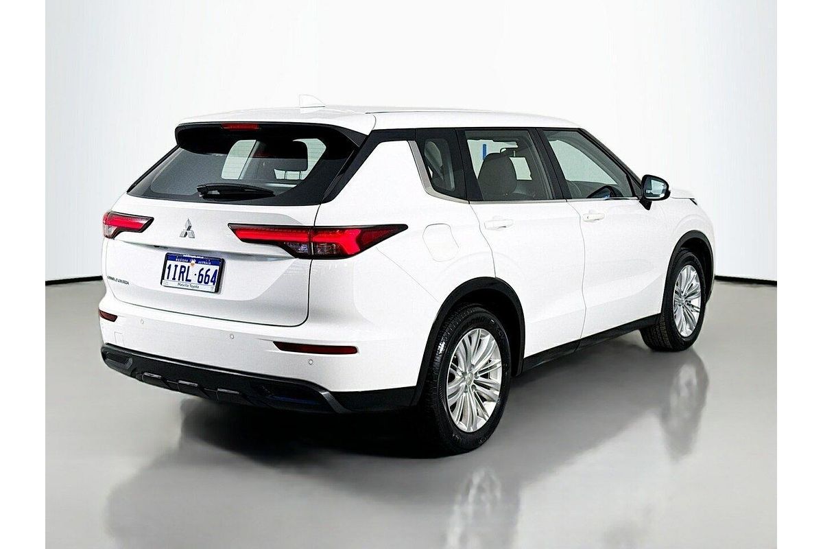 2024 Mitsubishi Outlander ES ZM