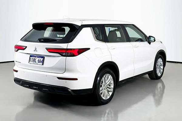 2024 Mitsubishi Outlander ES ZM