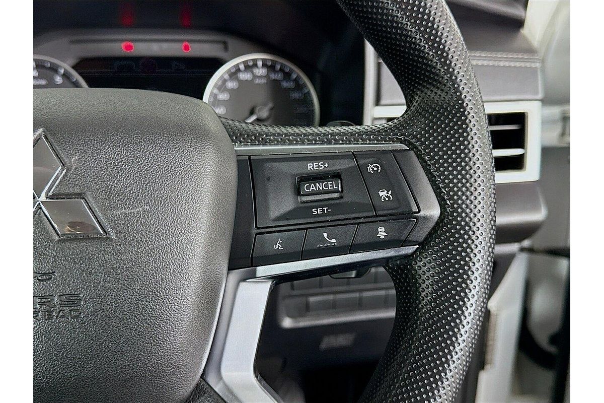 2024 Mitsubishi Outlander ES ZM
