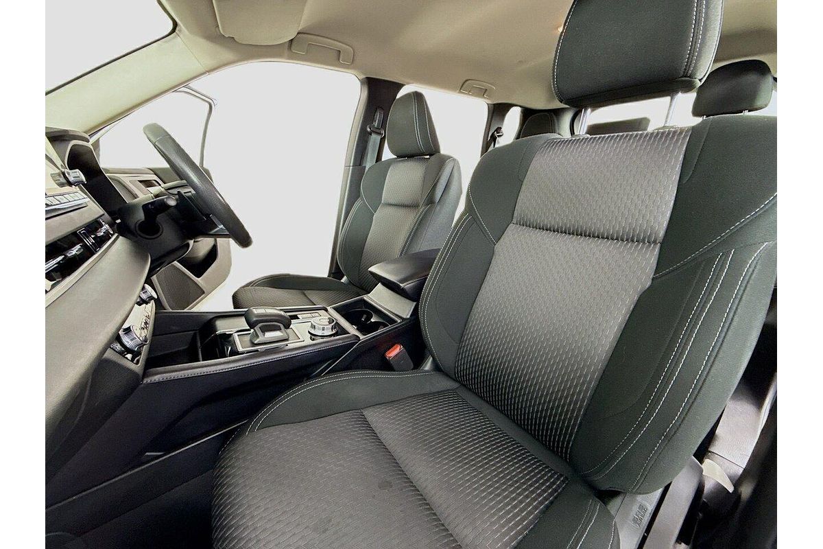 2024 Mitsubishi Outlander ES ZM