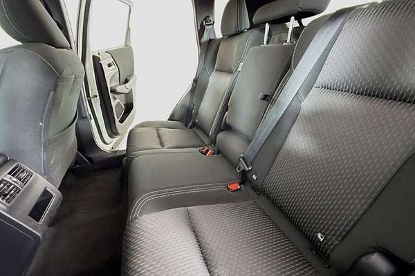 2024 Mitsubishi Outlander ES ZM