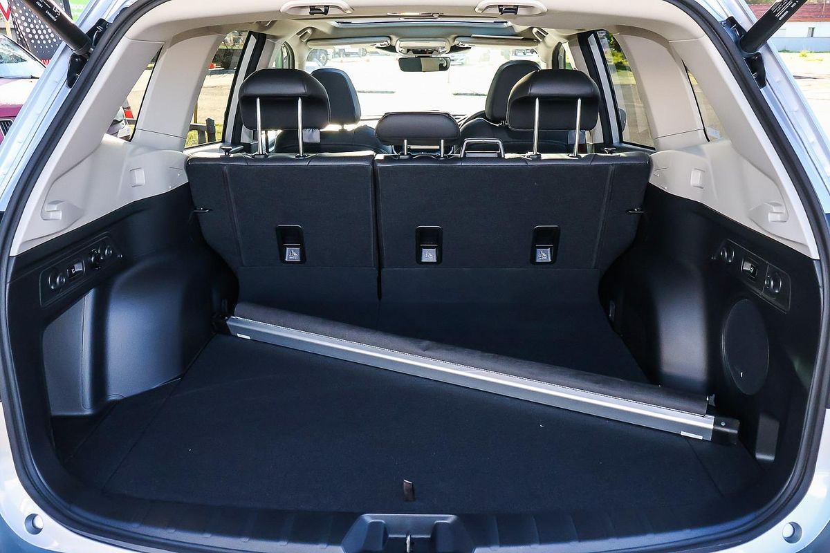2025 Subaru Forester Hybrid S S5