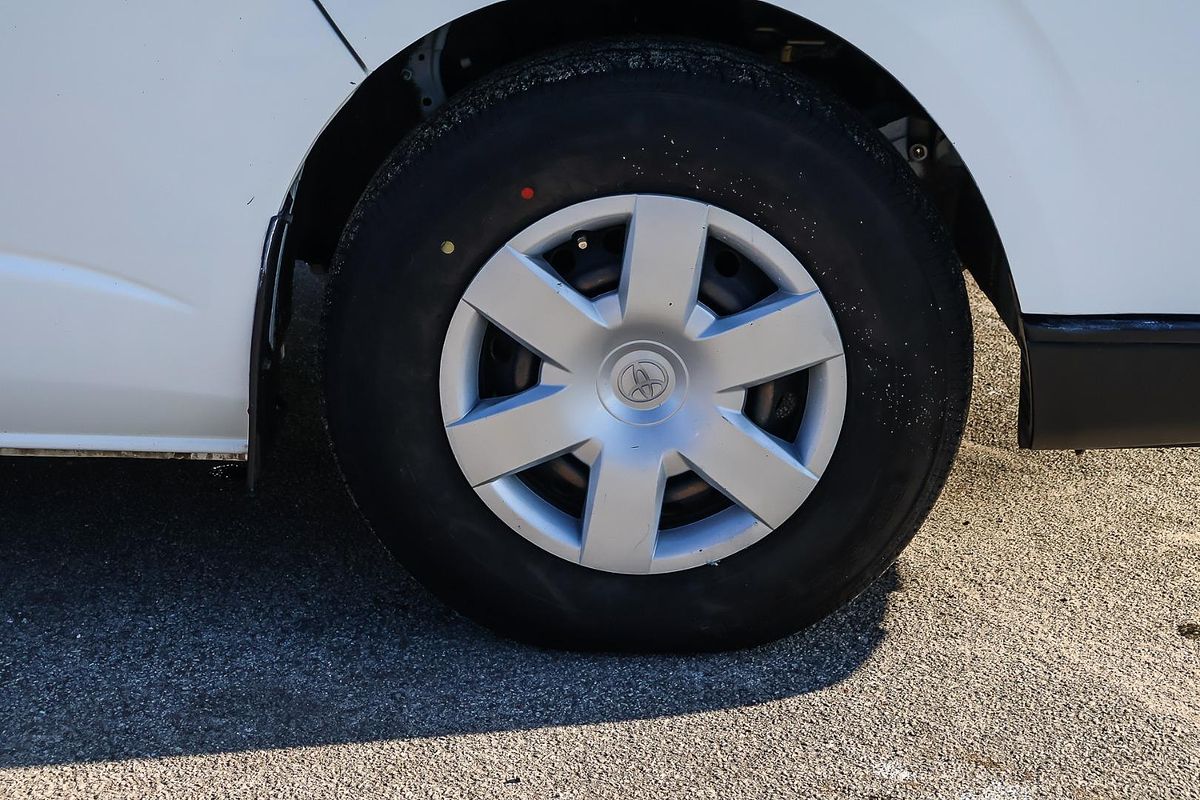 2016 Toyota Hiace KDH201R LWB