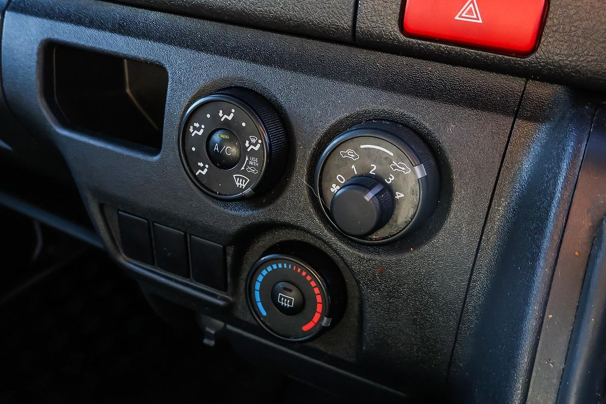 2016 Toyota Hiace KDH201R LWB