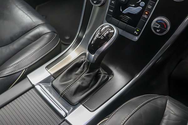 2015 Volvo XC60 D5 R-Design