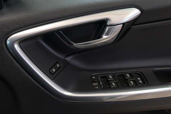 2015 Volvo XC60 D5 R-Design