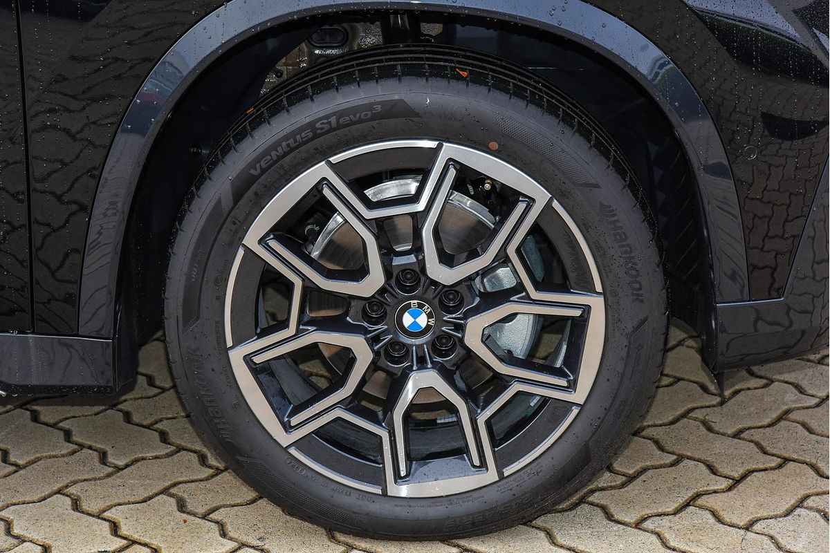 2025 BMW X1 xDrive20i U11