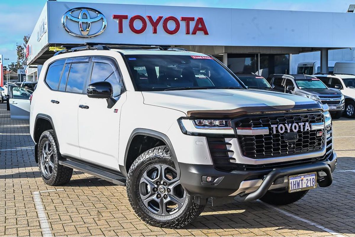 2023 Toyota Landcruiser GR Sport FJA300R