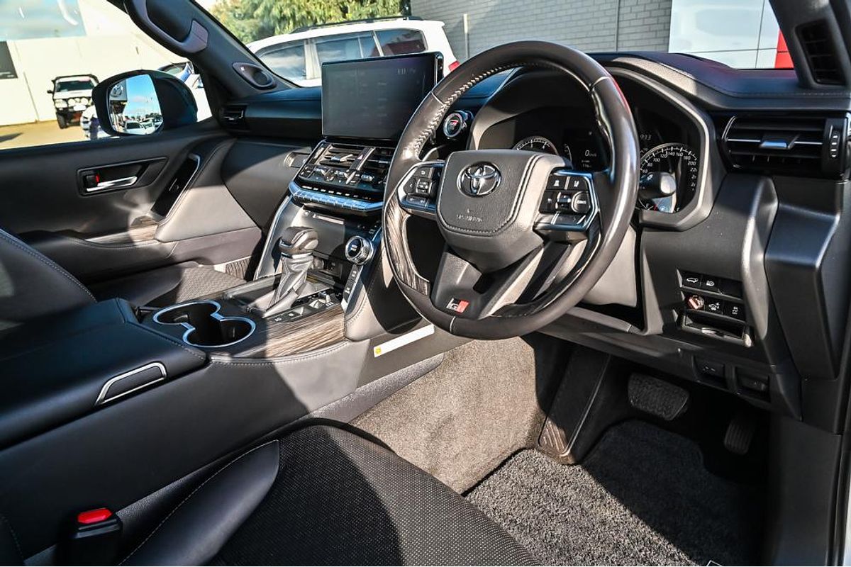 2023 Toyota Landcruiser GR Sport FJA300R