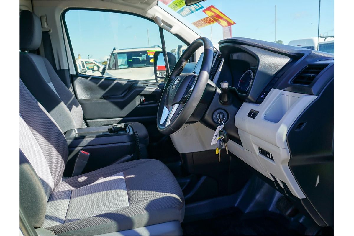 2023 Toyota Hiace Commuter GDH322R