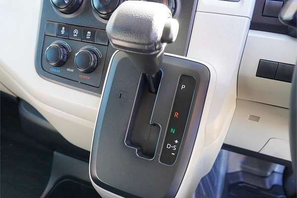 2023 Toyota Hiace Commuter GDH322R