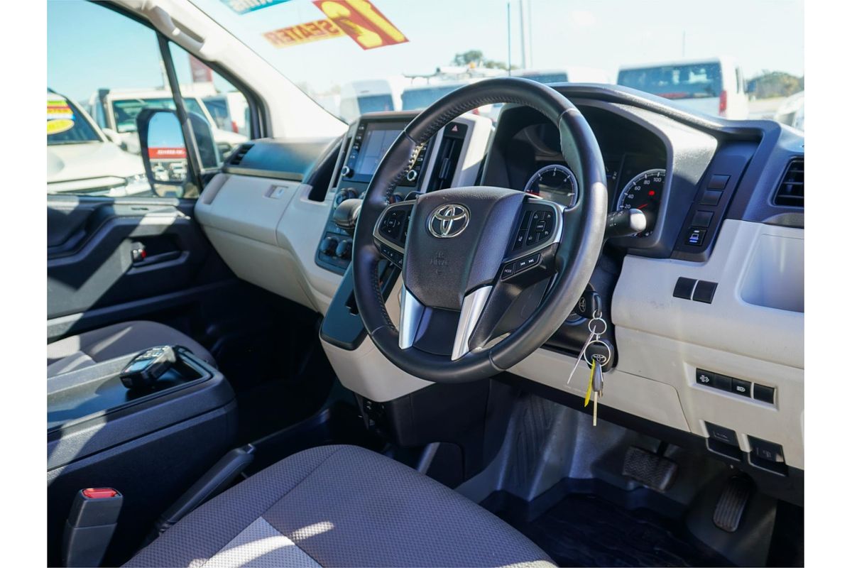 2023 Toyota Hiace Commuter GDH322R