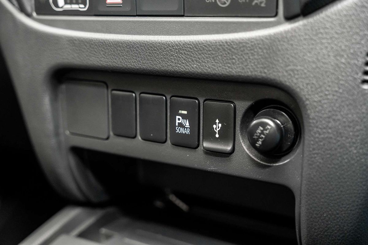 2020 Mitsubishi Triton GLX MR 4X4