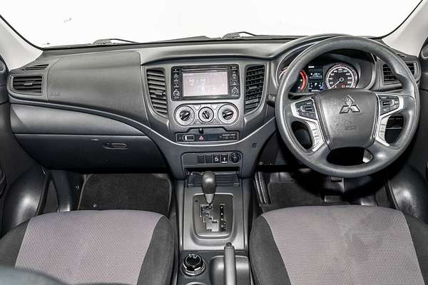 2020 Mitsubishi Triton GLX MR 4X4