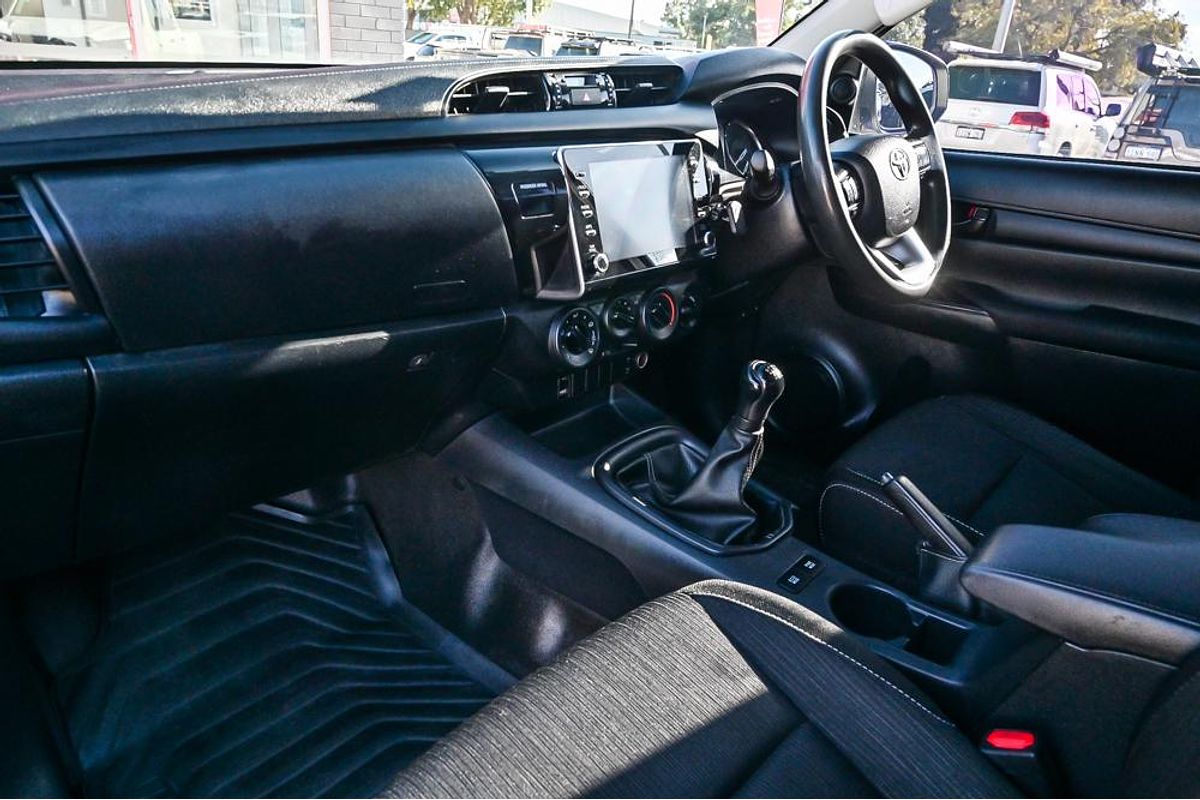 2020 Toyota Hilux SR GUN126R 4X4