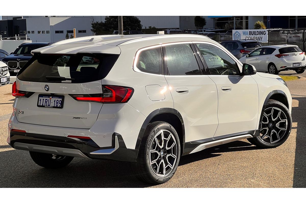 2025 BMW X1 sDrive18i U11