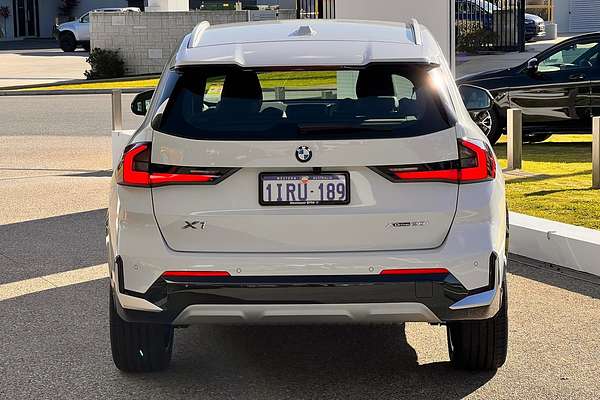 2025 BMW X1 sDrive18i U11