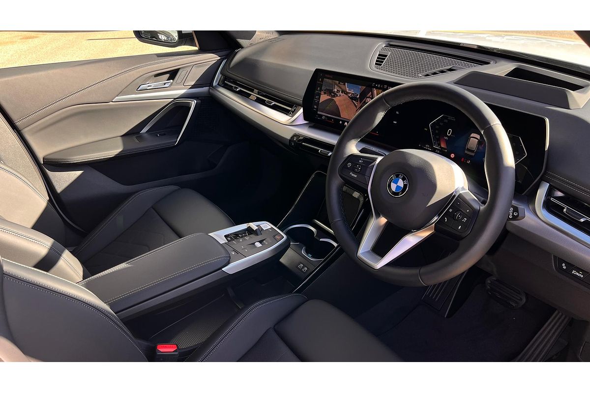 2025 BMW X1 sDrive18i U11