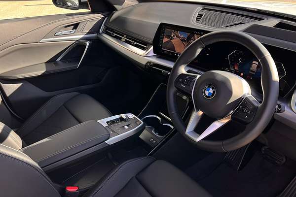 2025 BMW X1 sDrive18i U11