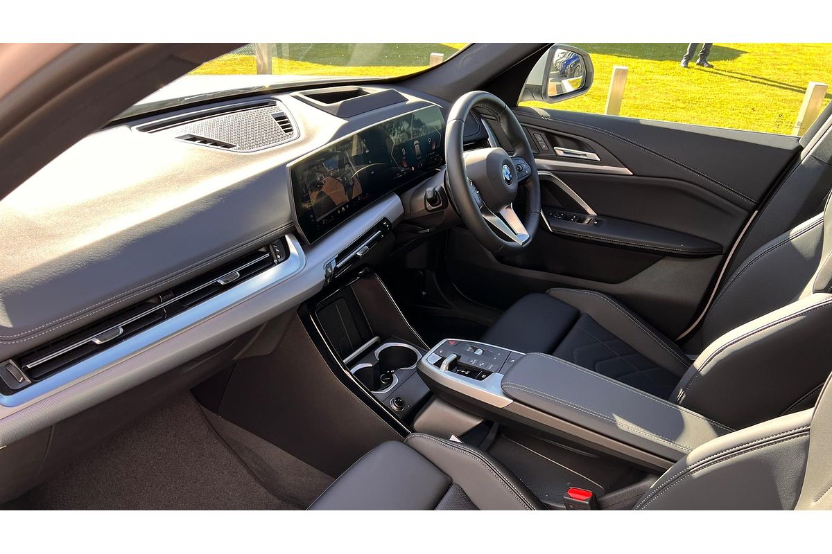 2025 BMW X1 sDrive18i U11
