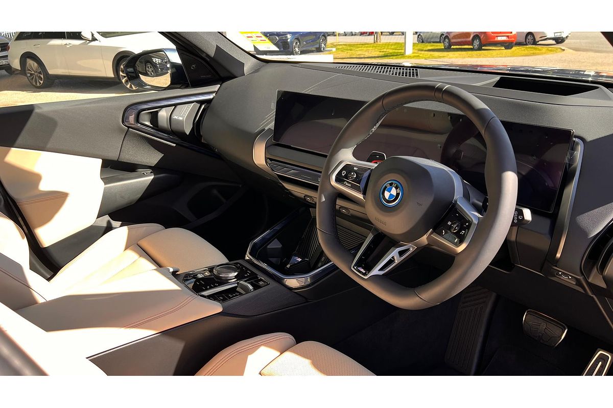 2025 BMW X3 30e xDrive G45