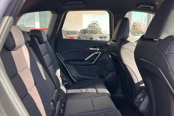 2025 BMW X1 sDrive18i U11
