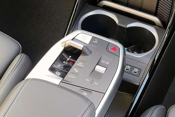 2025 BMW X1 sDrive18i U11