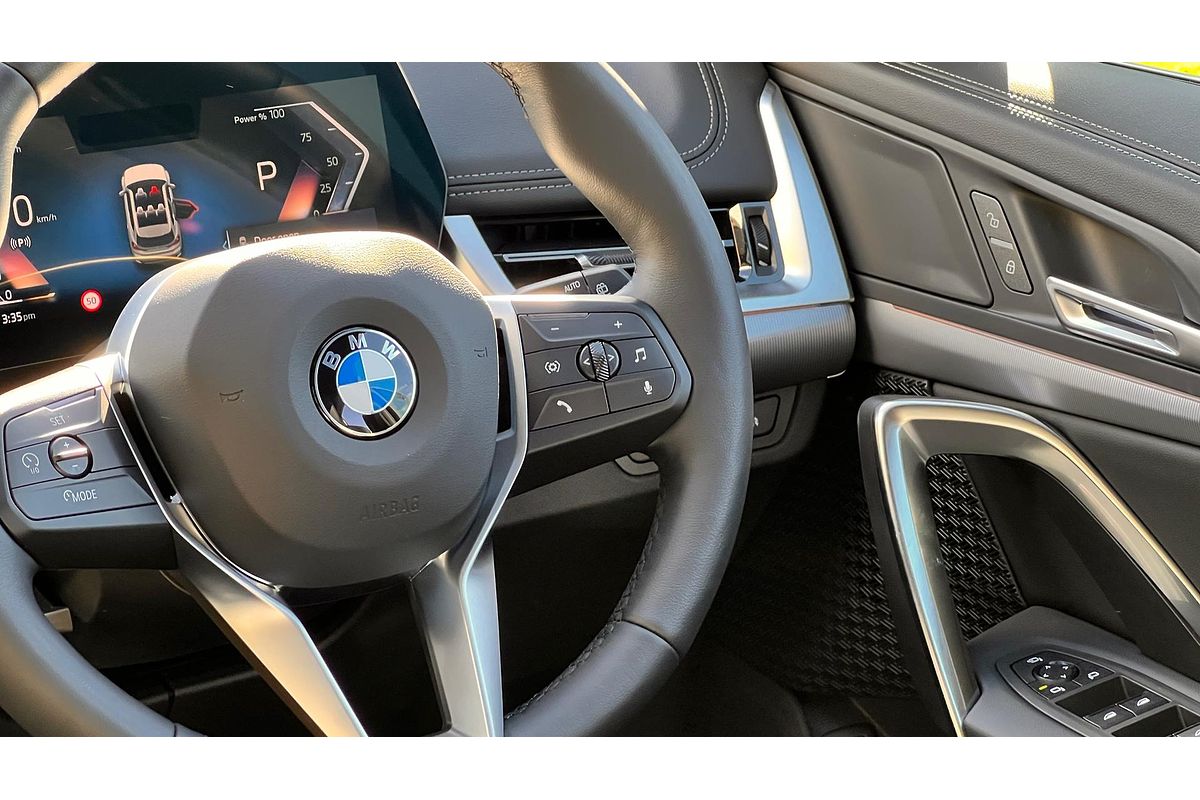 2025 BMW X1 sDrive18i U11