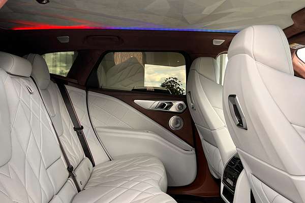 2025 BMW XM Label G09