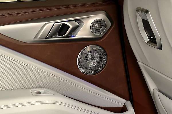 2025 BMW XM Label G09