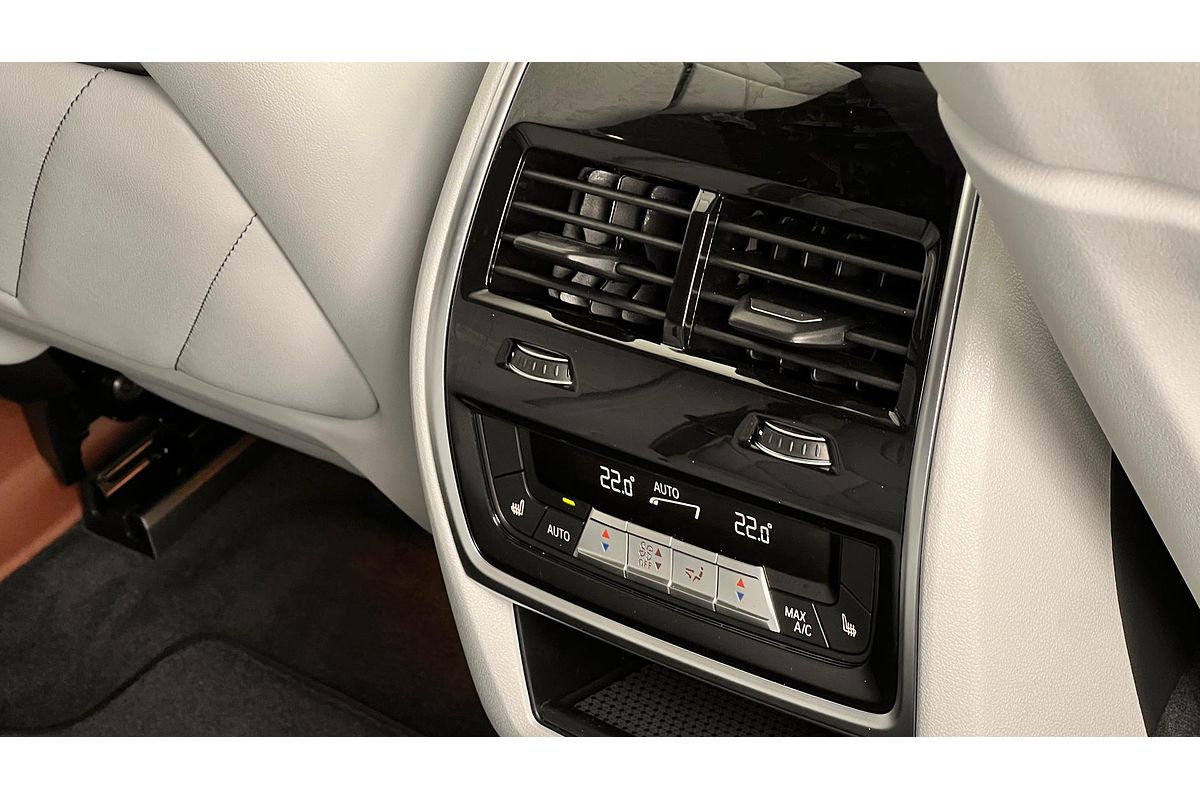 2025 BMW XM Label G09