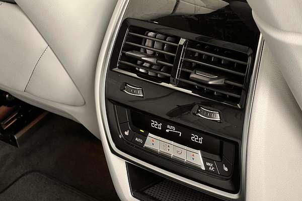2025 BMW XM Label G09