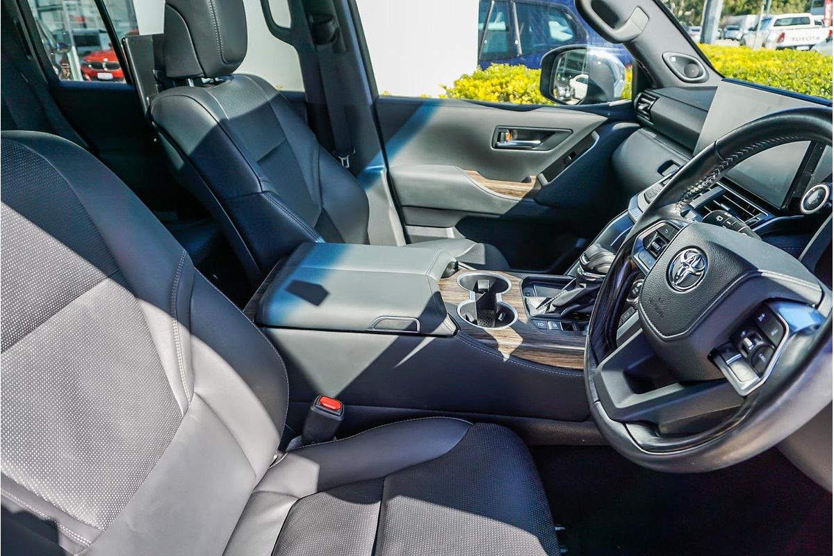 2023 Toyota Landcruiser Sahara FJA300R