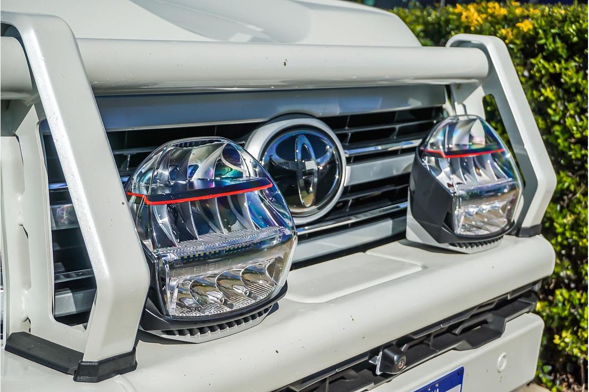 2023 Toyota Landcruiser Sahara FJA300R