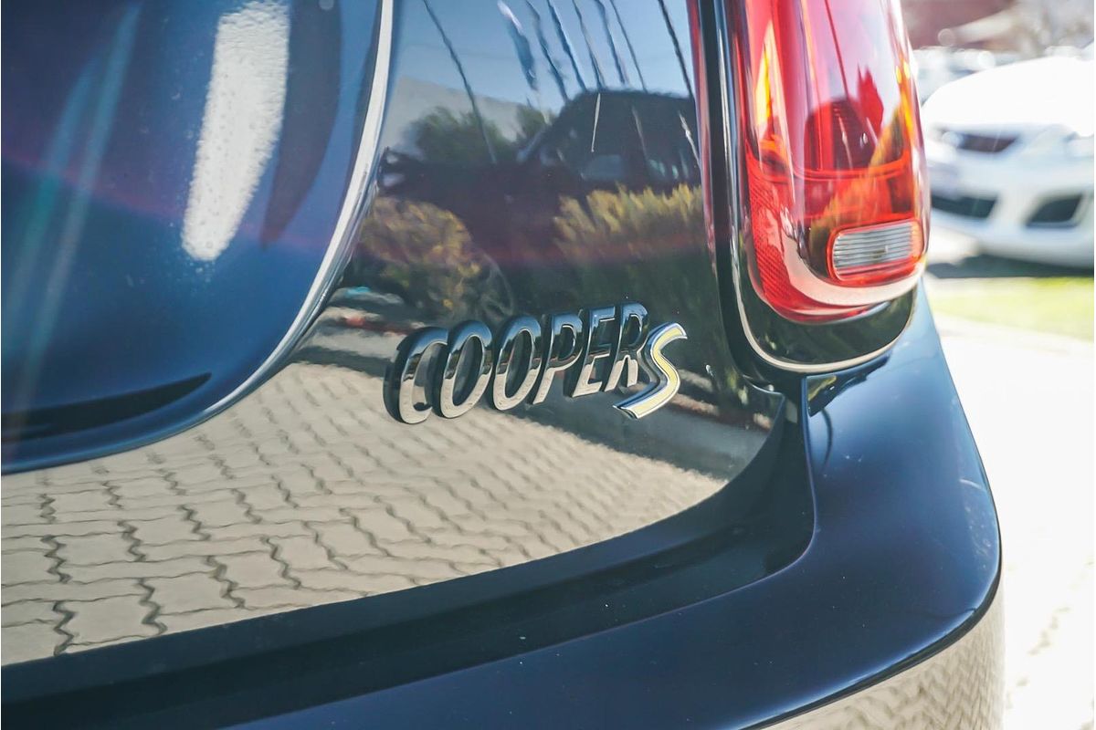 2022 MINI Hatch Cooper SE Classic F56 LCI-2