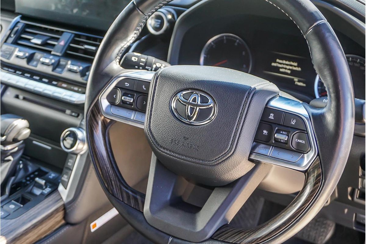 2023 Toyota Landcruiser Sahara FJA300R